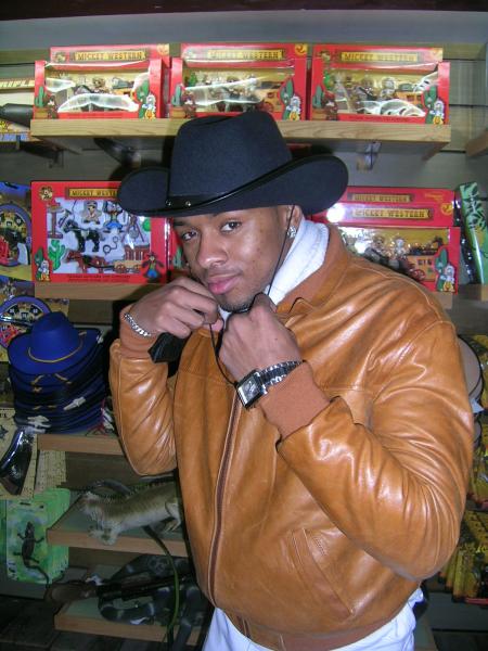 BRUNO EN MODE COBOY
